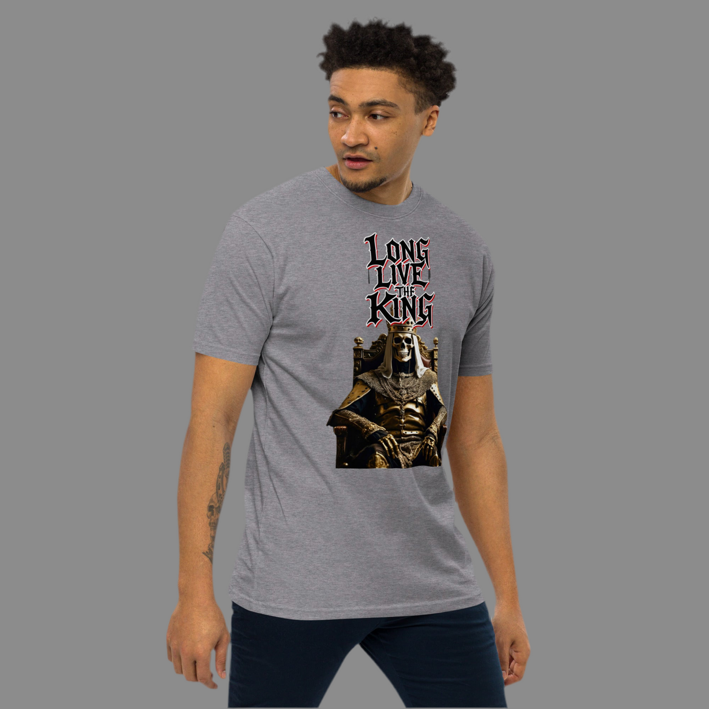 Lang lebe der König – Hochwertiges schweres Streetwear-T-Shirt mit goldenem Skelettthron-Design